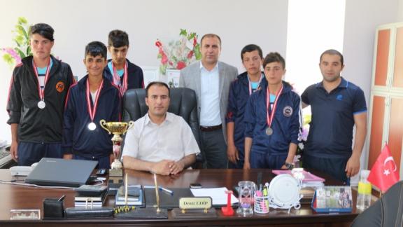 Vali Selahattin HATİPOĞLU YBO Öğrencilerinden Türkiye Şampiyonluğu